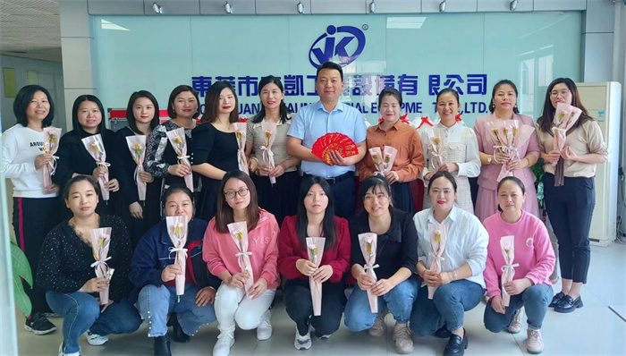 待到春來(lái)三月八,普天開(kāi)滿(mǎn)美人花~