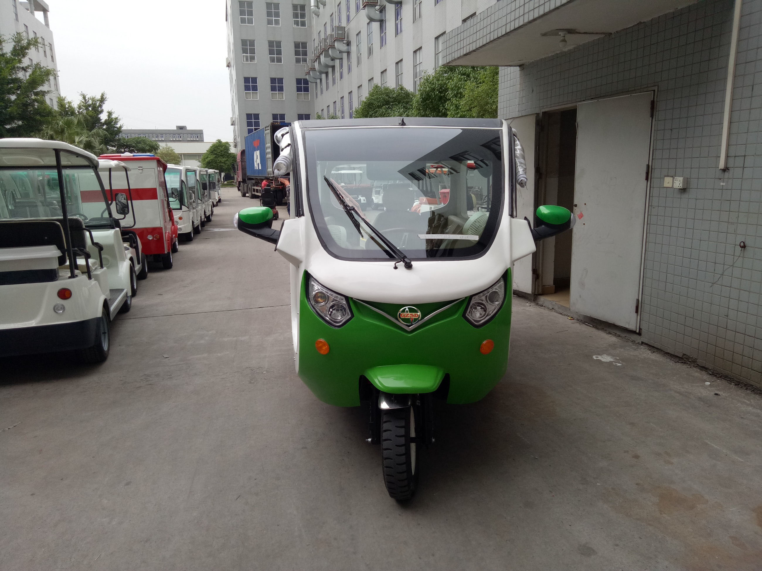 電動(dòng)三輪客車(chē)